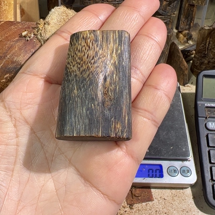 沉香吊坠棋楠沉香虎斑棋吊坠13.5克