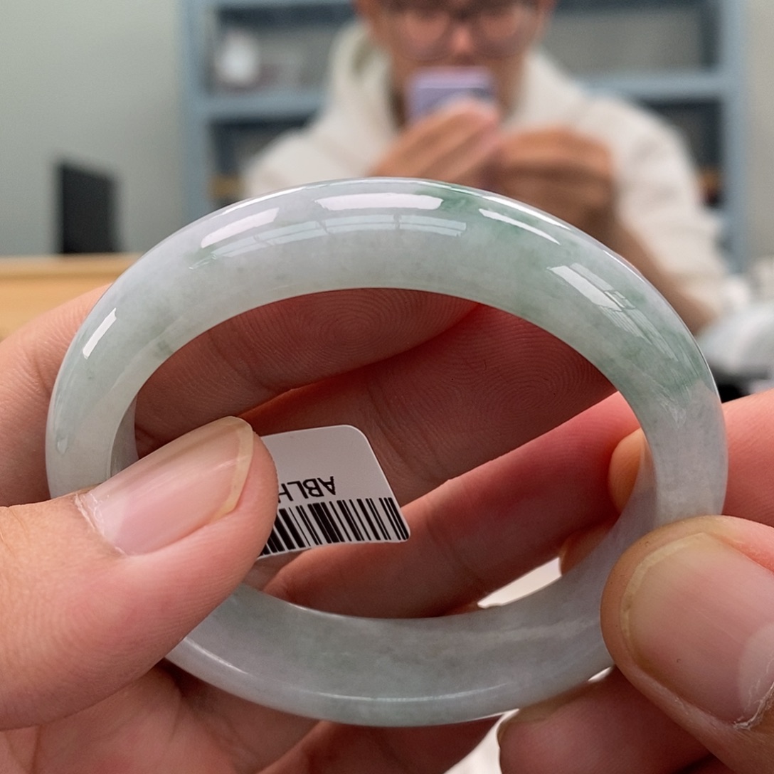 翡翠手镯未镶嵌手镯