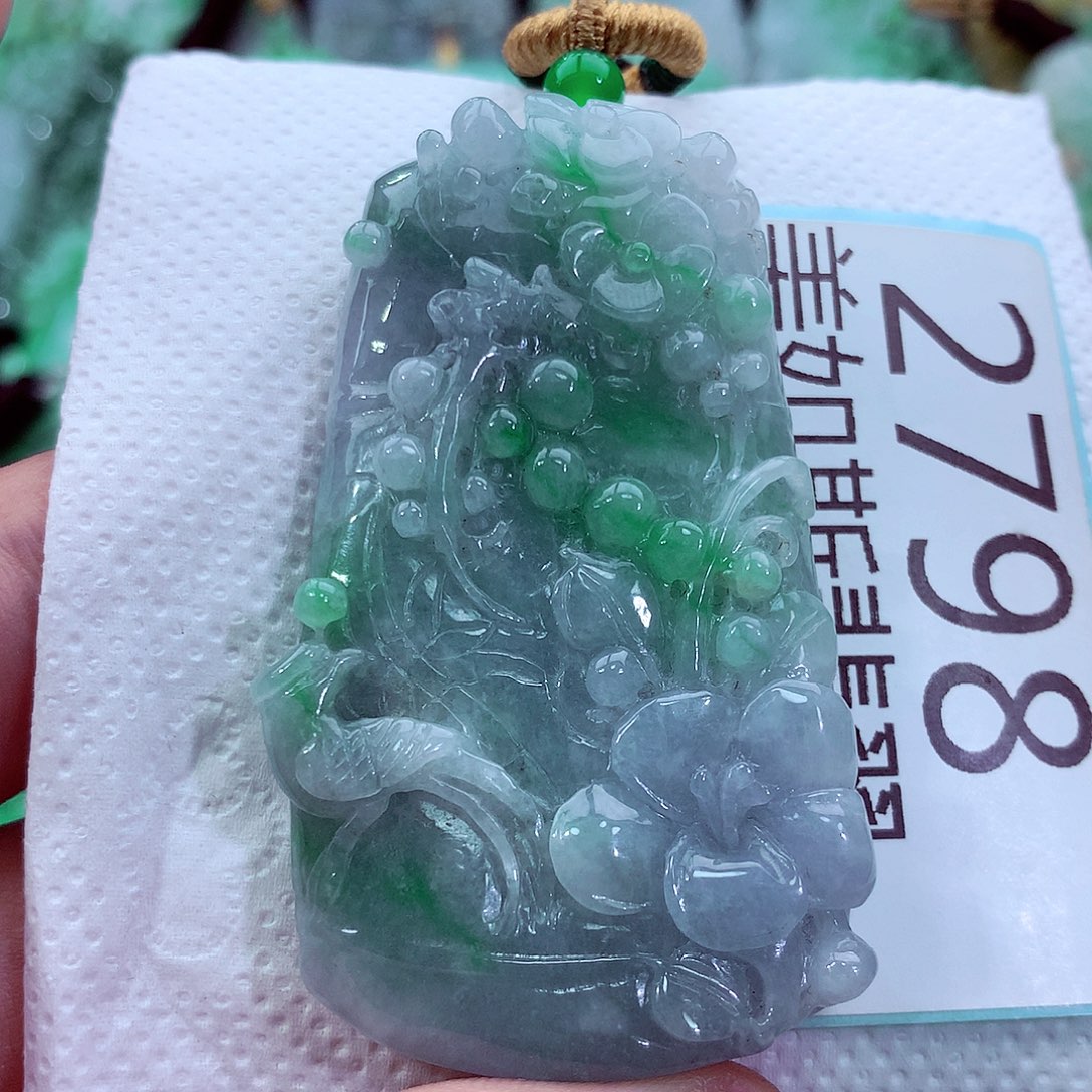 吊坠(不含链)未镶嵌翡翠