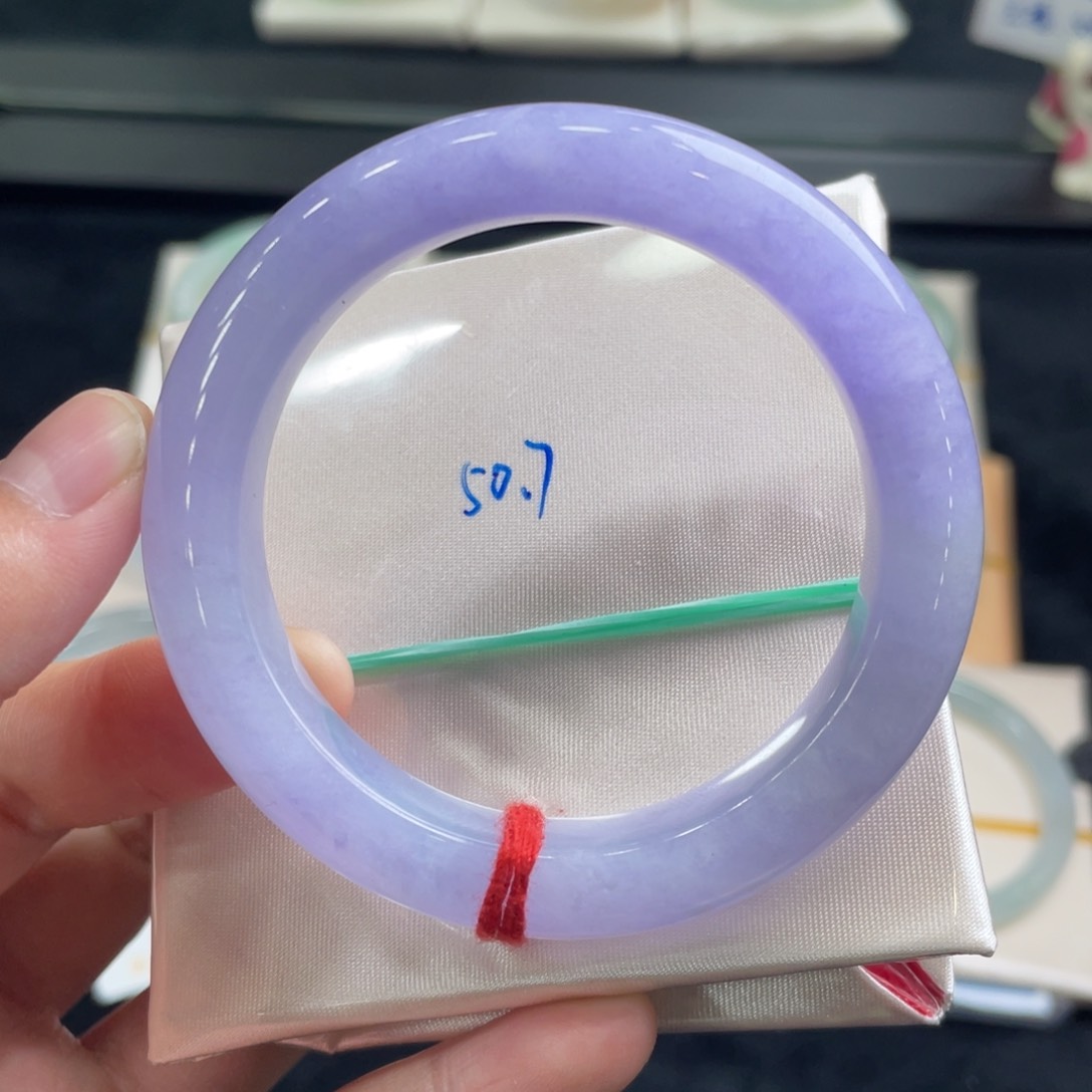 翡翠手镯未镶嵌翡翠手镯