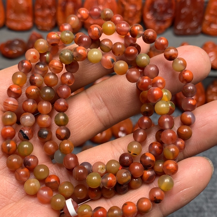 南红玛瑙手串未镶嵌5+m m
