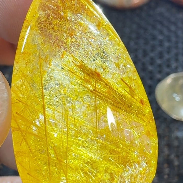 水晶颈饰未镶嵌感***：