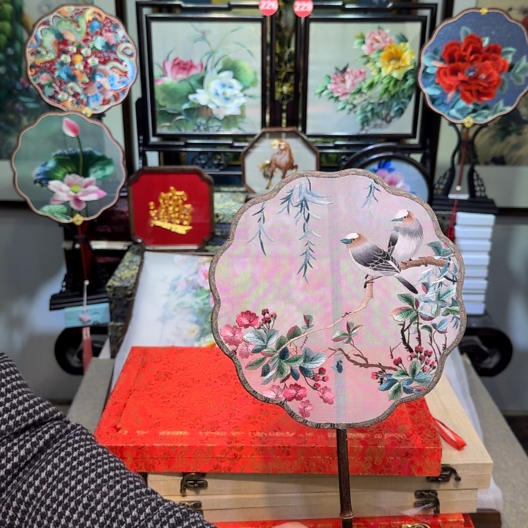 刺绣刺绣工艺精湛