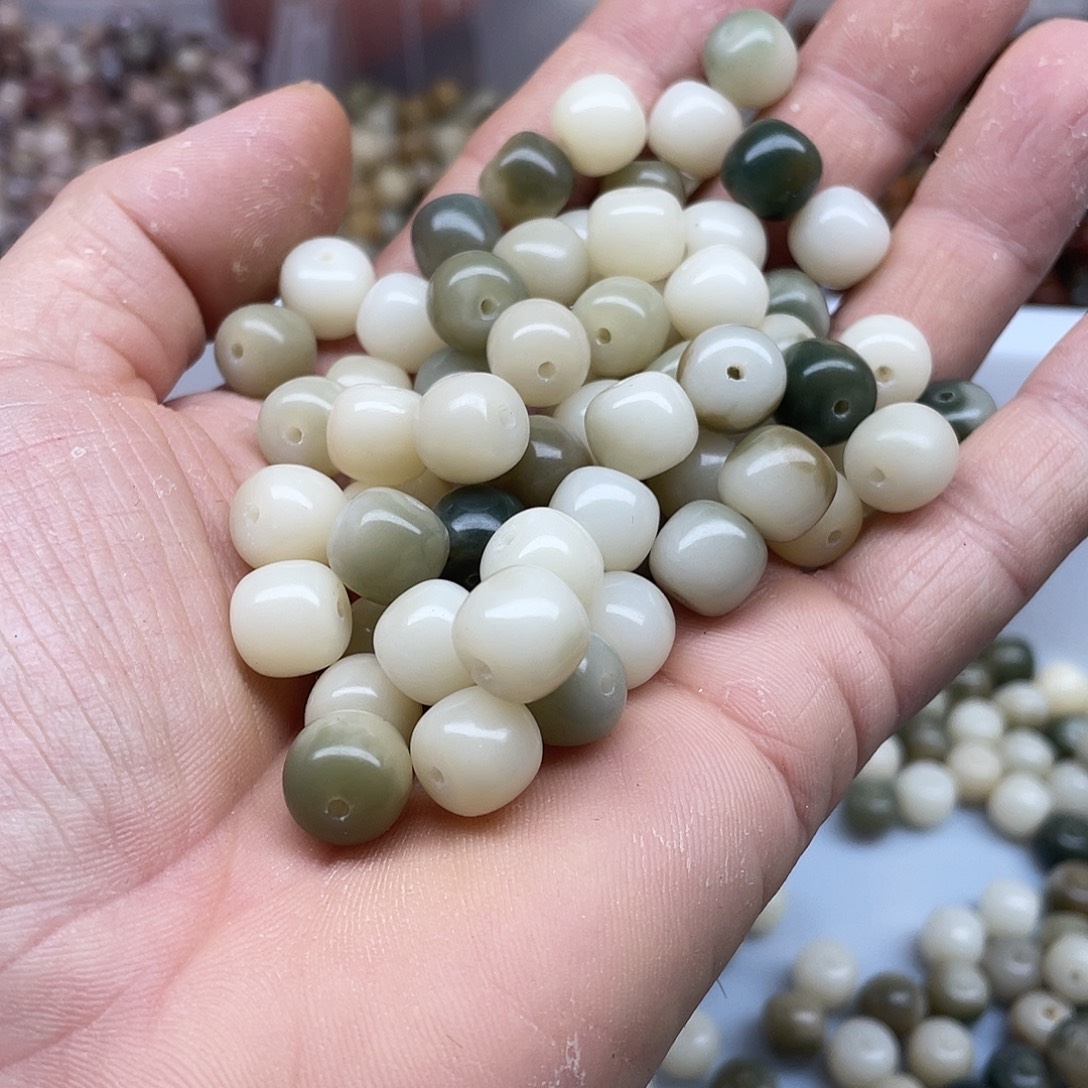 白玉菩提吊坠109江南烟雨绿飘花桶100颗➕灯牌宠100颗