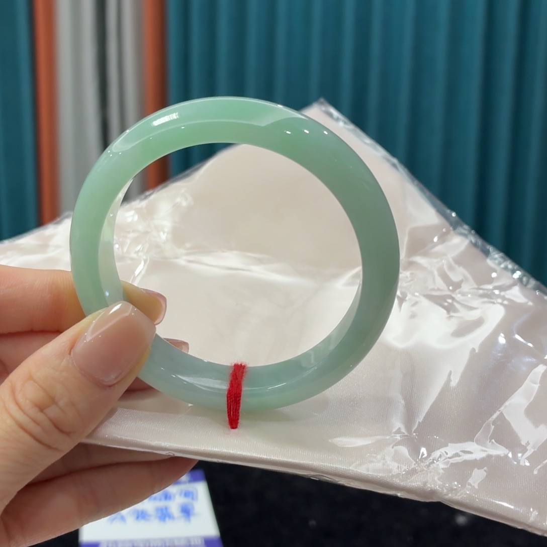 未镶嵌手镯翡翠完美者 慎拍 圈口54.6