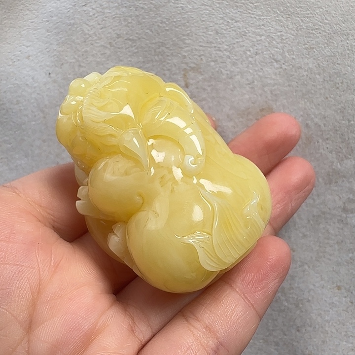 蜜蜡未镶嵌珠宝奇石