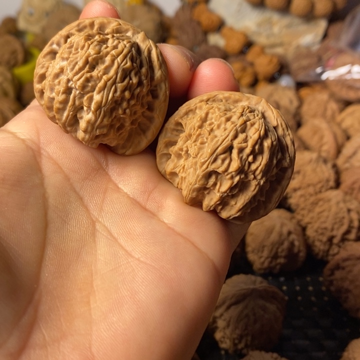 吊坠文玩核桃老树白狮子40.尺