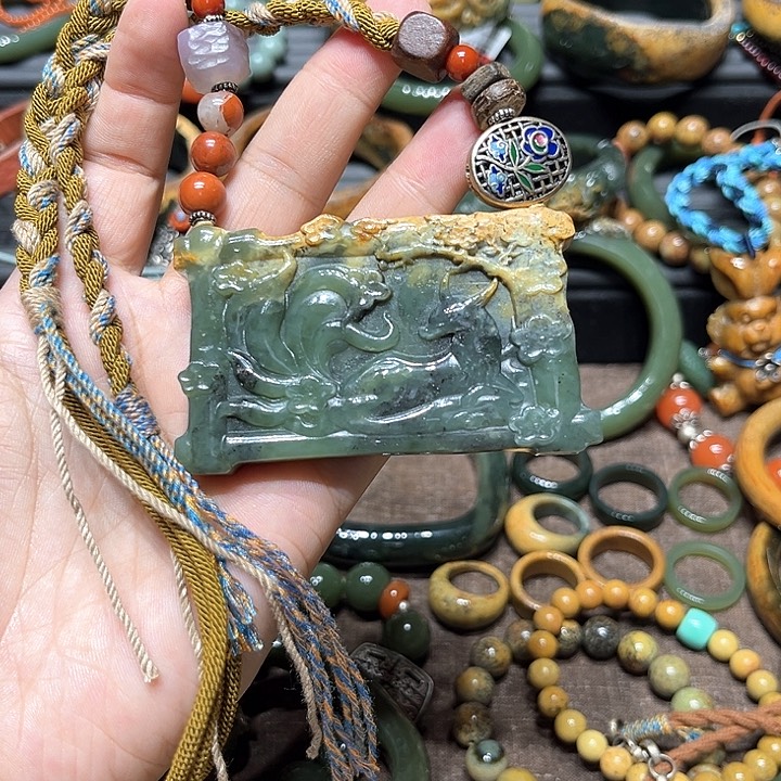 岫岩河磨玉（透闪石质玉）手镯未镶嵌飘*