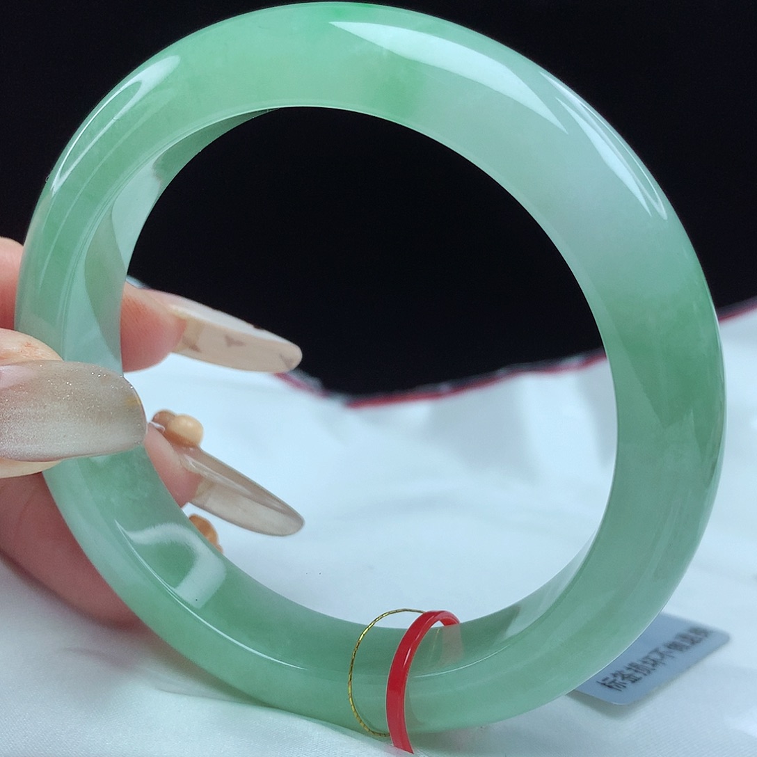 翡翠手镯未镶嵌58圈6129