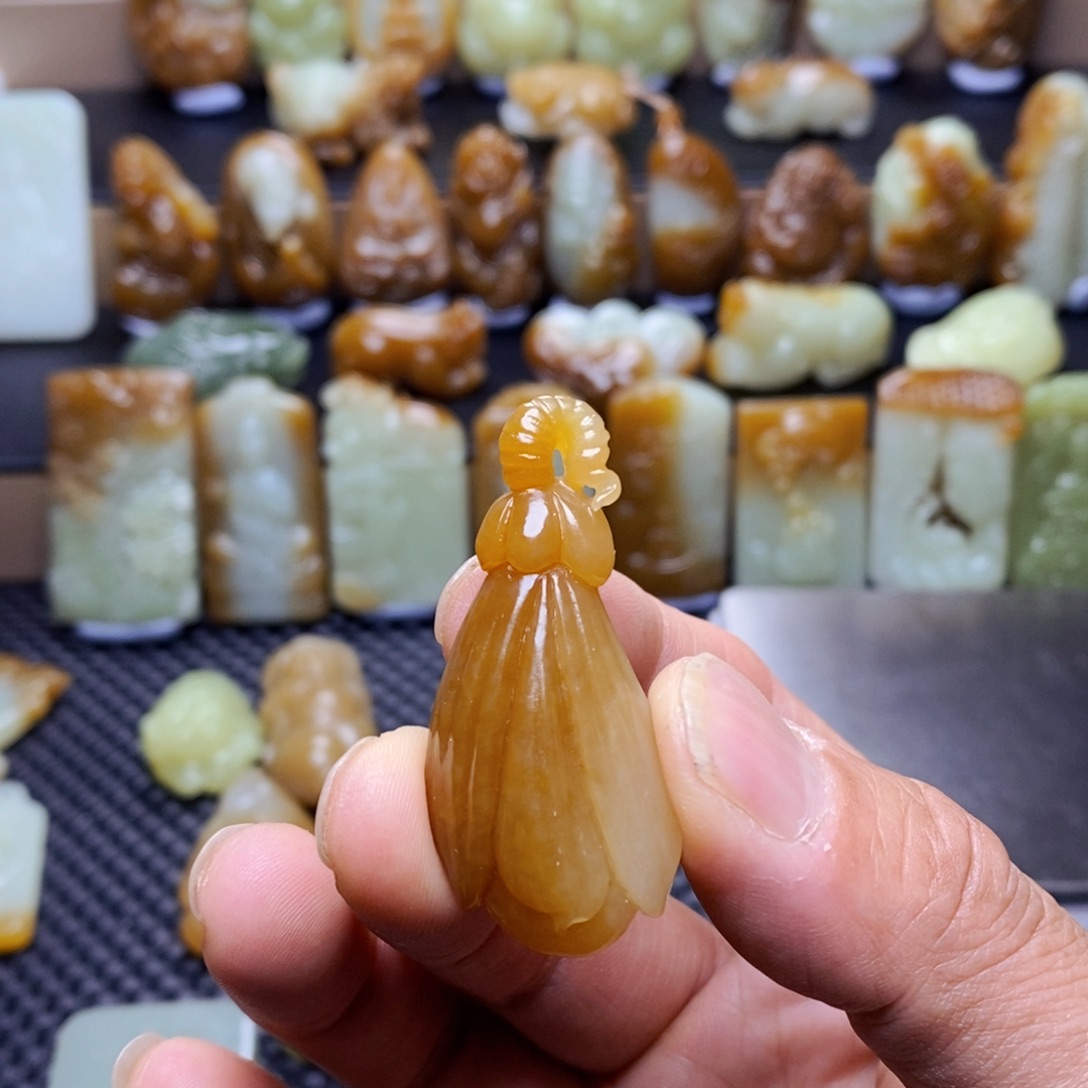 和田玉未镶嵌吊坠(不含链)