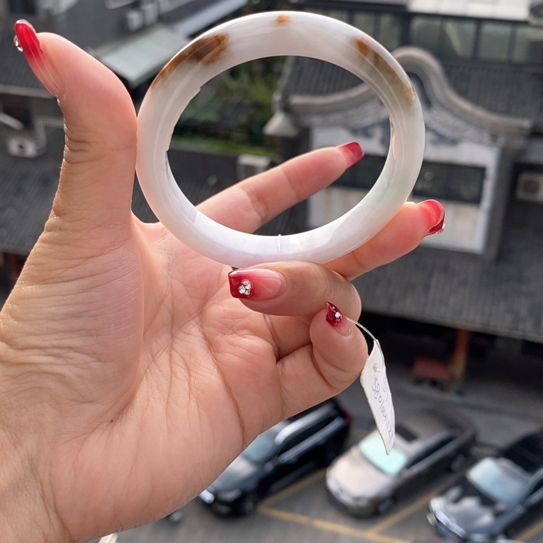 翡翠手镯未镶嵌56圈口