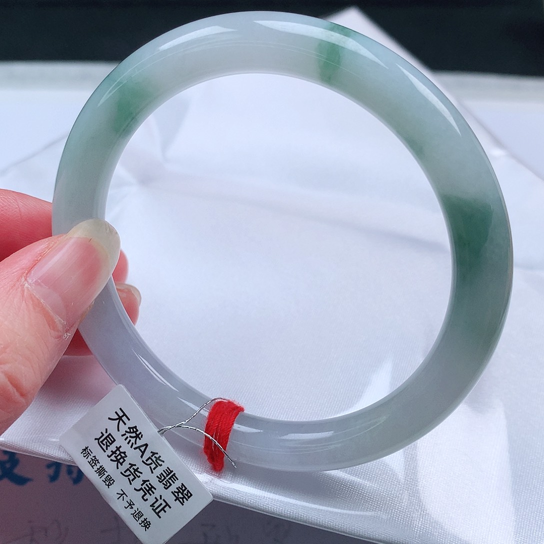 翡翠手镯未镶嵌57圈