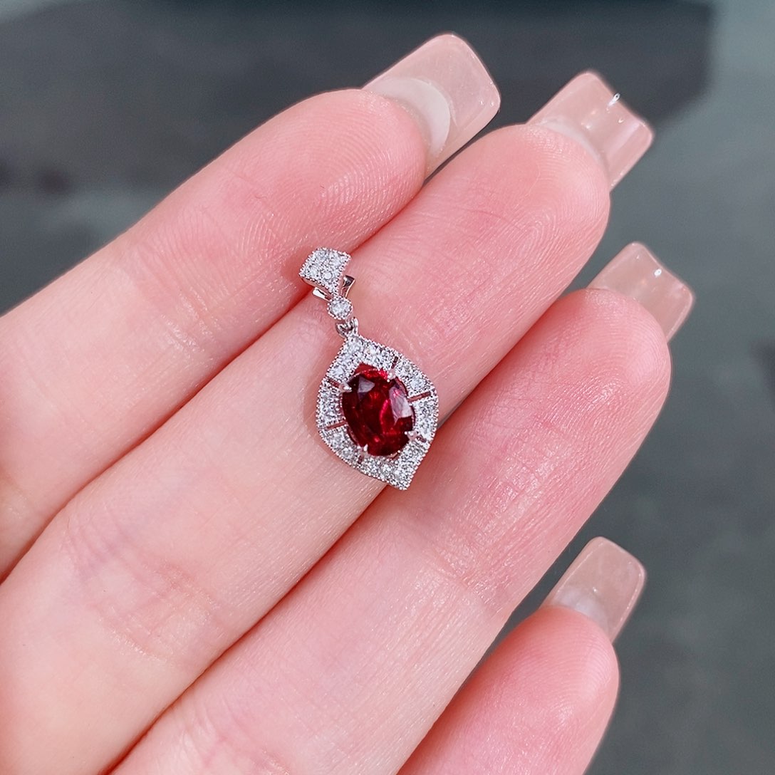 红宝石颈饰18K金镶嵌1ct无烧