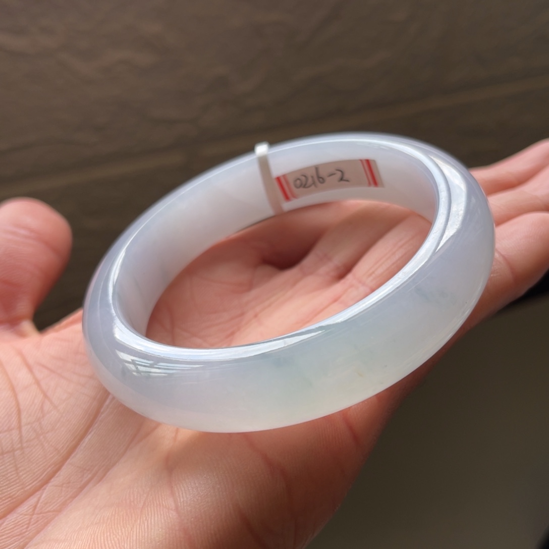 翡翠手镯未镶嵌56.6圈三天鉴赏期（有瑕）