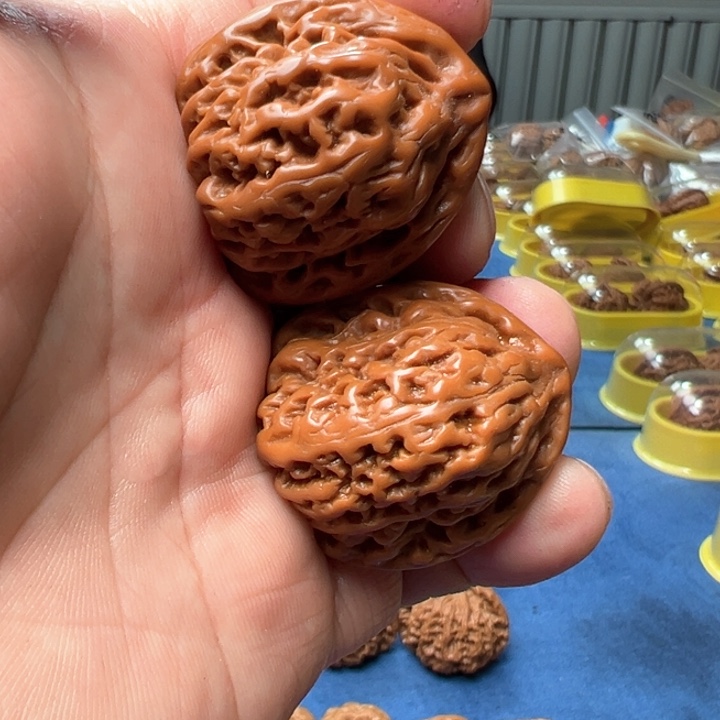 文玩核桃把件全品南疆石
