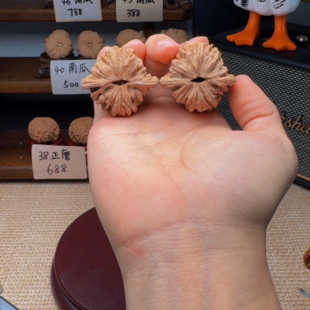文玩核桃把件4208楼子
