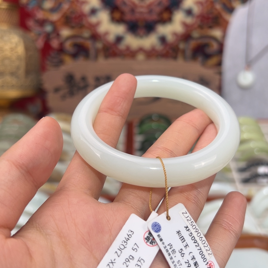 和田玉未镶嵌手镯时尚和田玉手镯 高背泥鳅