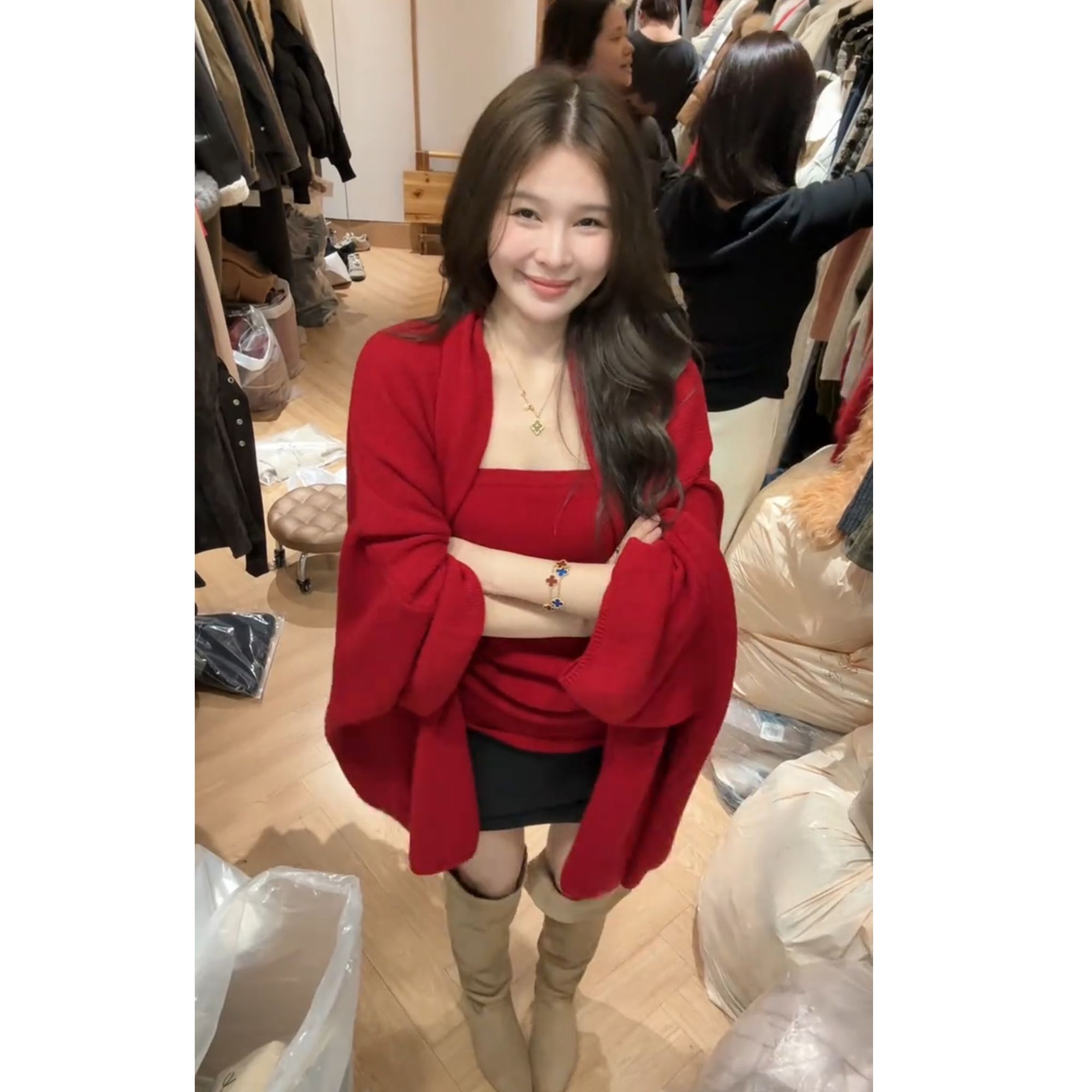 圣诞一整套2025秋冬新款时尚气质减龄高级感吊带开衫短裙三件套