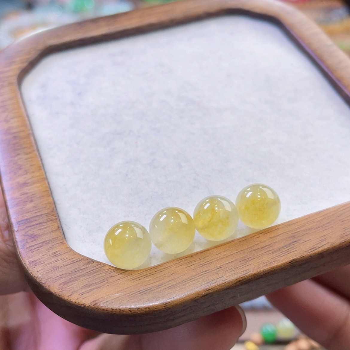 【闪购商品】翡翠颈饰未镶嵌冰黄单颗