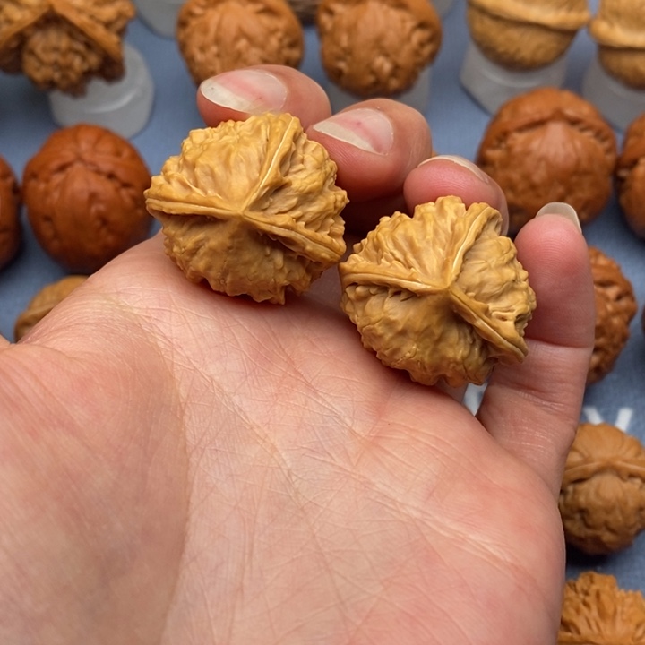 文玩核桃把件糖三角