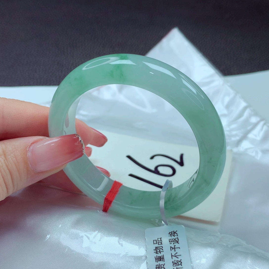 翡翠手镯未镶嵌手镯52