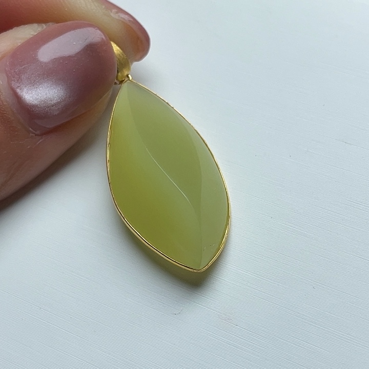 白***言和田玉18K金镶嵌颈饰