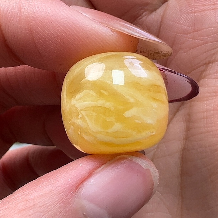 蜜蜡未镶嵌珠宝奇石