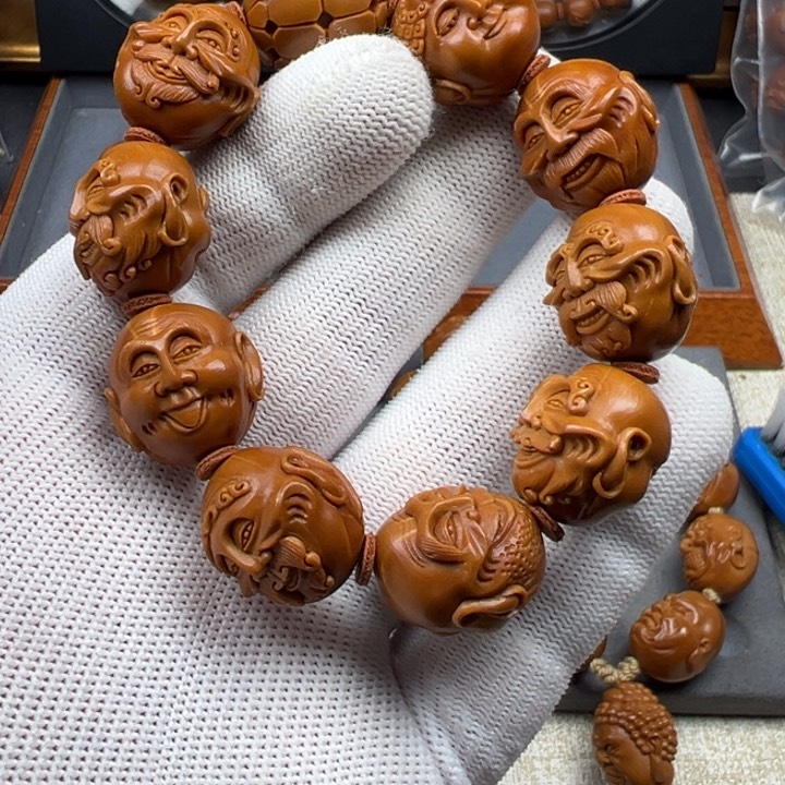 橄榄核手串笔**风橄榄核雕工艺制作