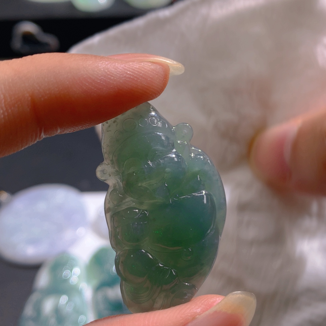 翡翠未镶嵌颈饰翡翠