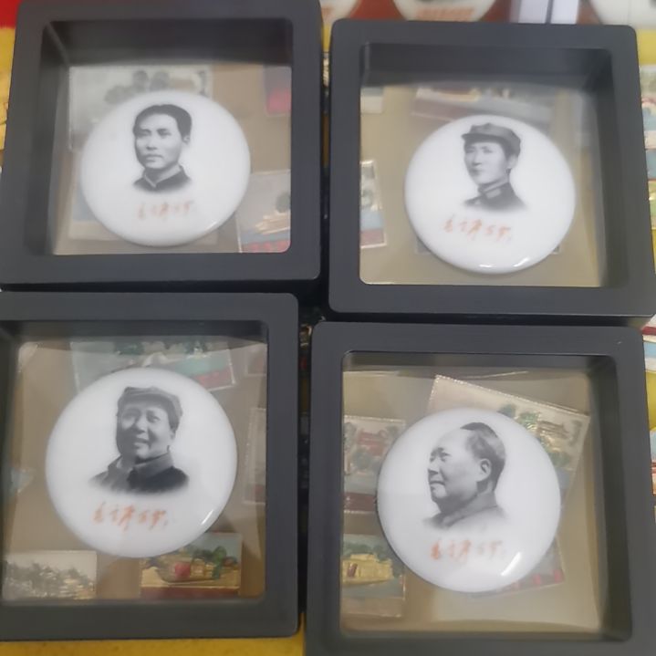 其他普通金属金**者红藏纪念像章一套4枚