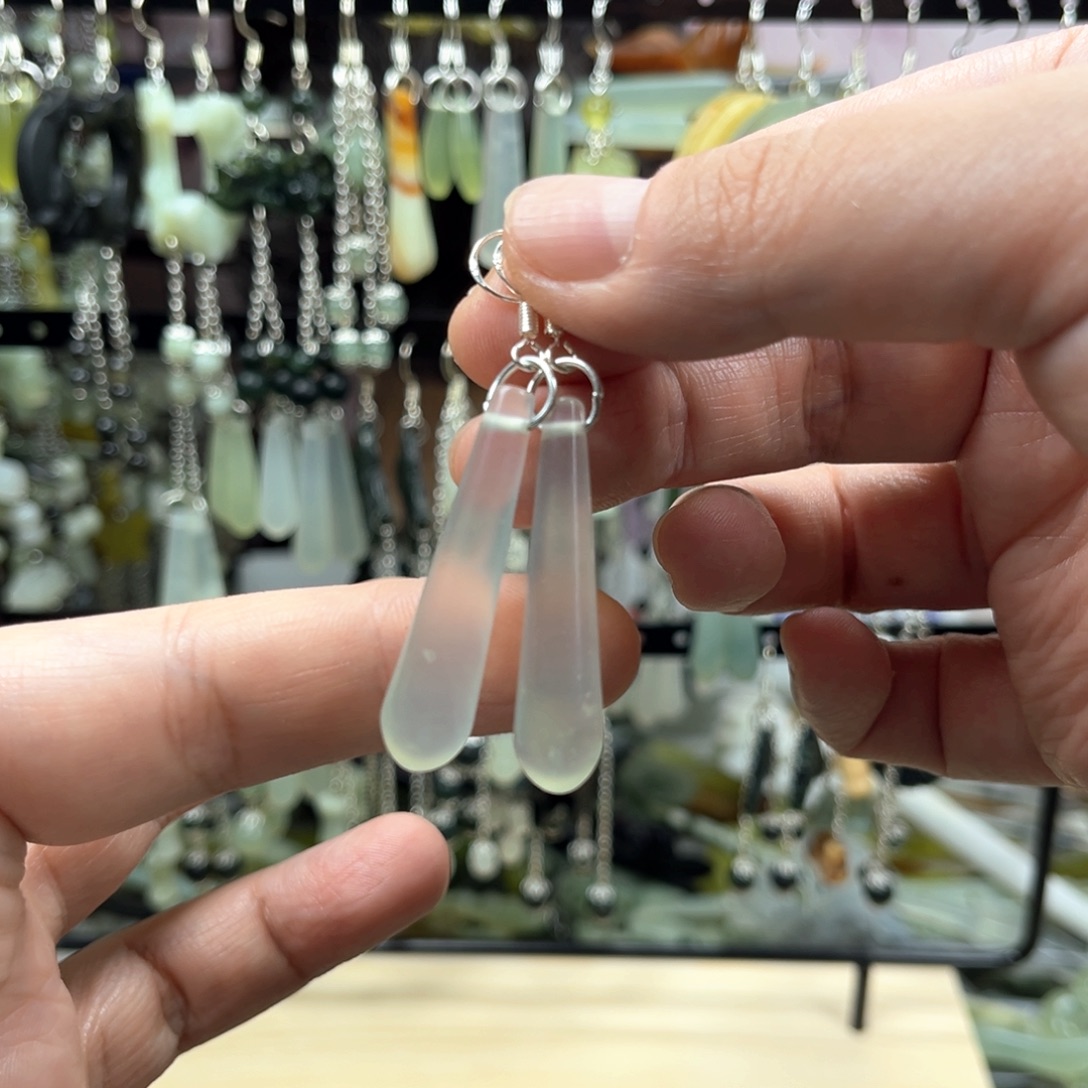 蛇纹石玉未镶嵌发饰岫玉耳坠