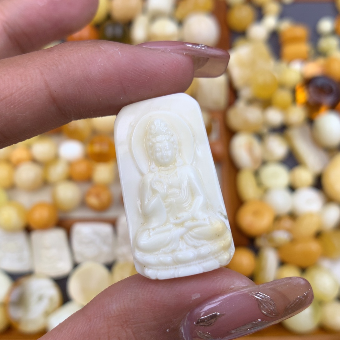 琥珀珠宝奇石未镶嵌