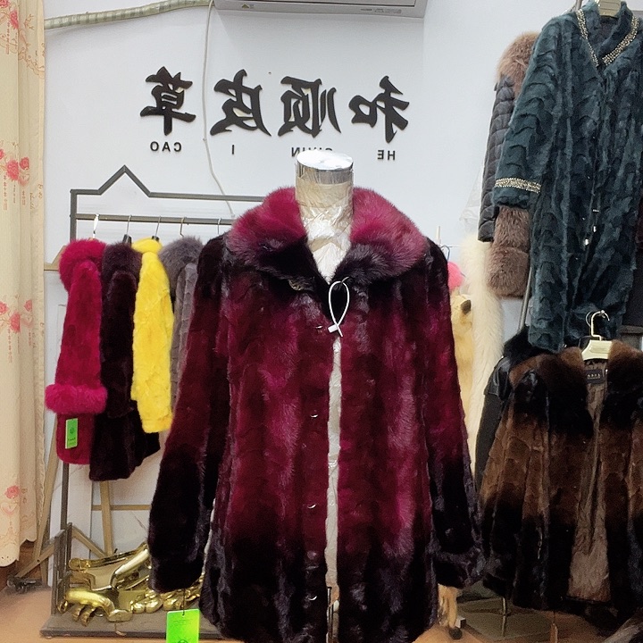 商场断码拼貂衣服
