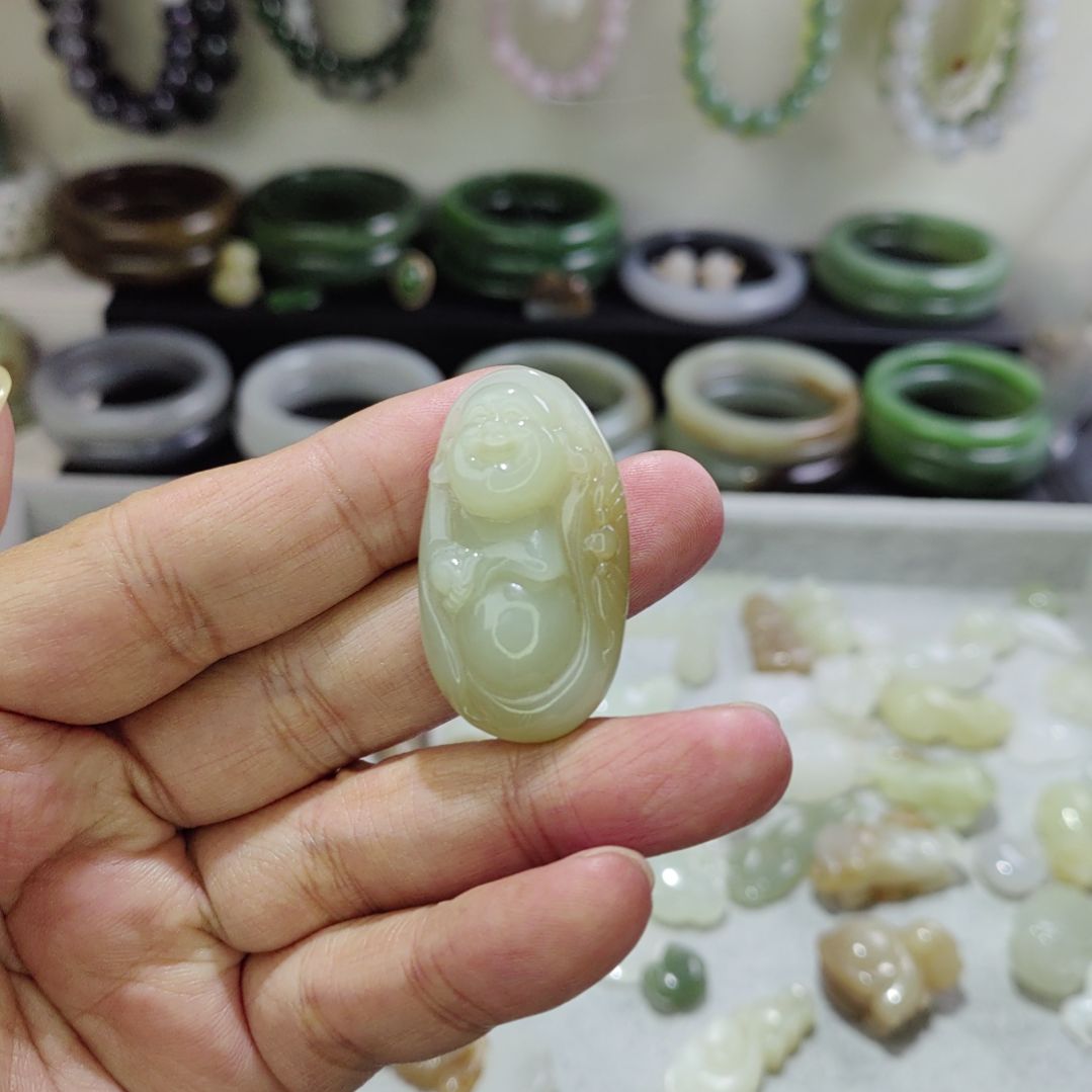 和田玉未镶嵌颈饰