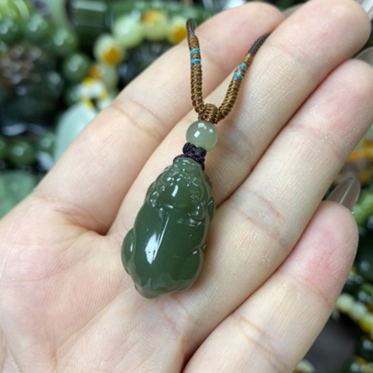 未镶嵌透闪石质玉挂件