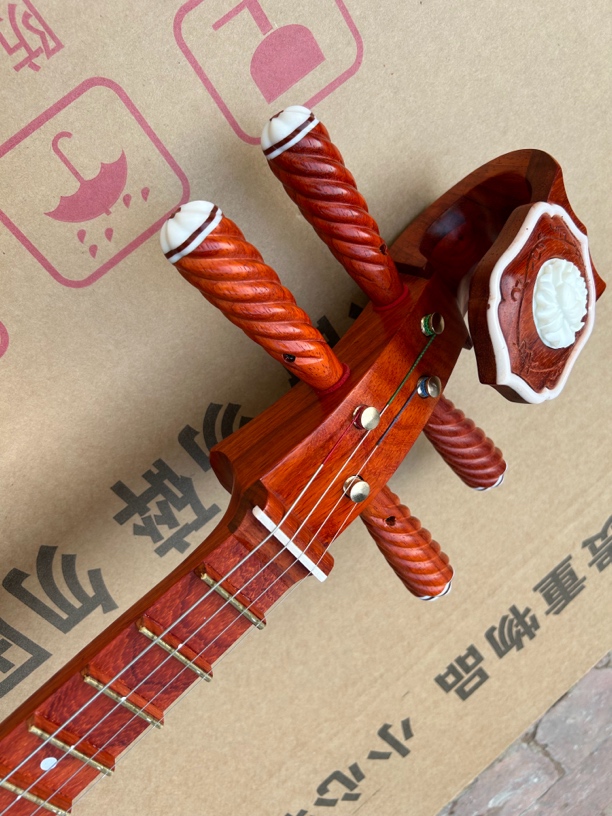 精选纯手工红花梨中阮