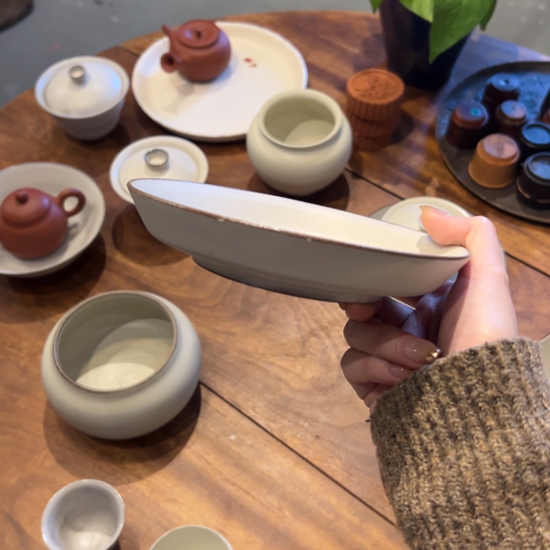 瓷片陶瓷。      陶瓷。     