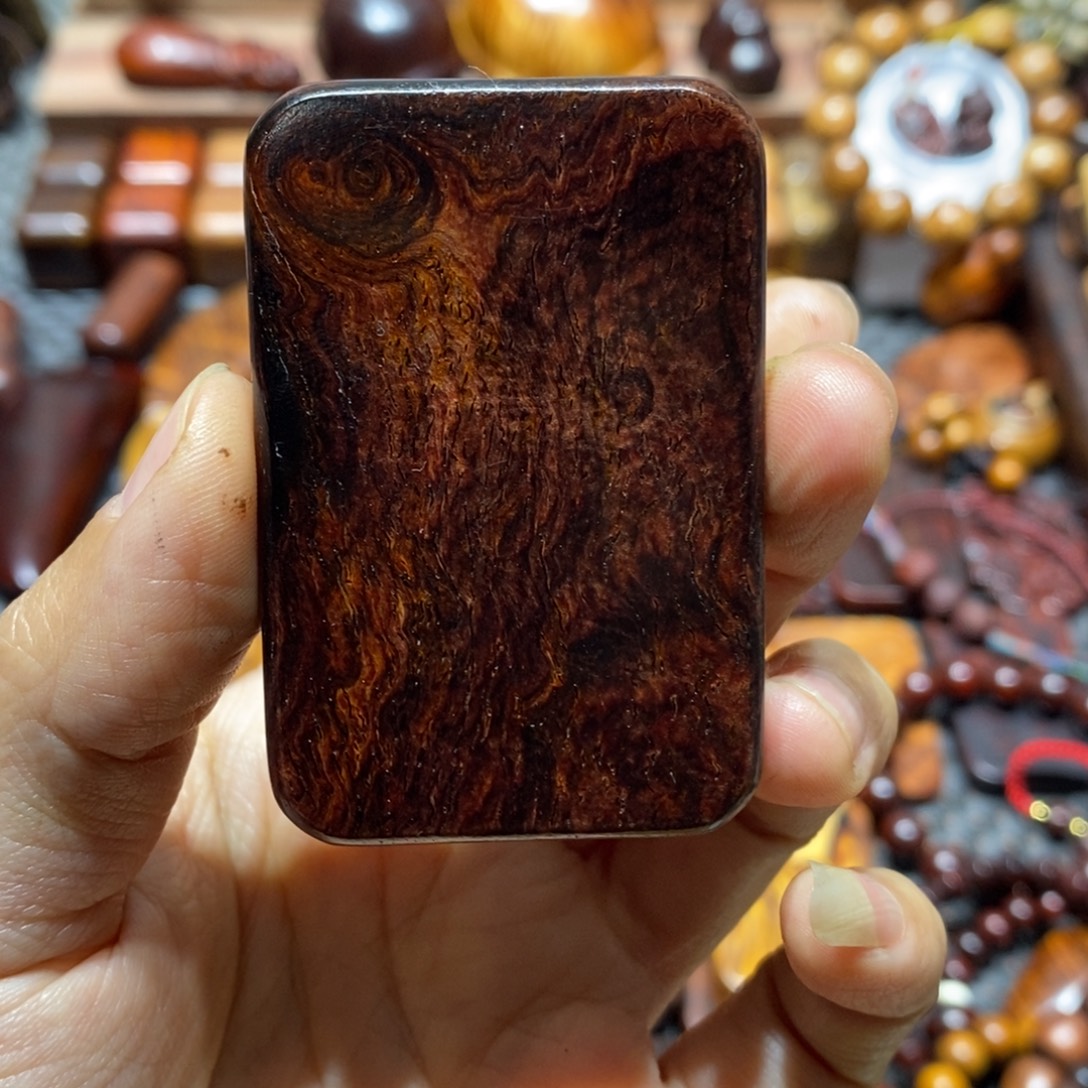 黑***剧微凹黄檀（南美大红酸枝）瑕疵