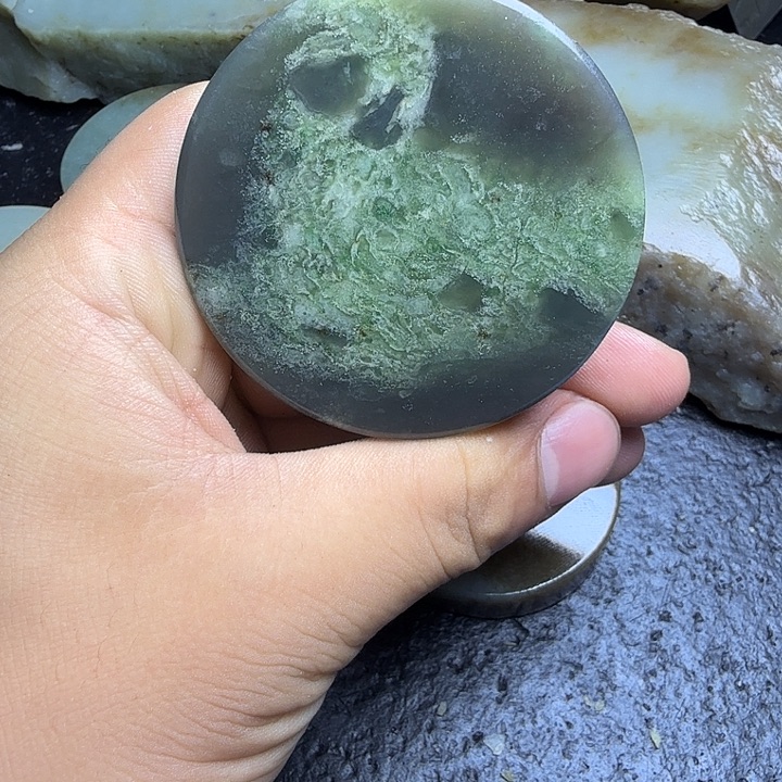 和田玉（糖玉）未镶嵌珠宝奇石