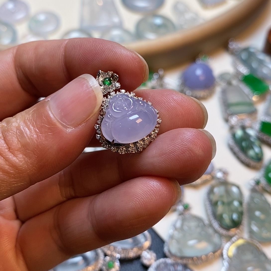 翡翠颈饰18K金镶嵌佛公