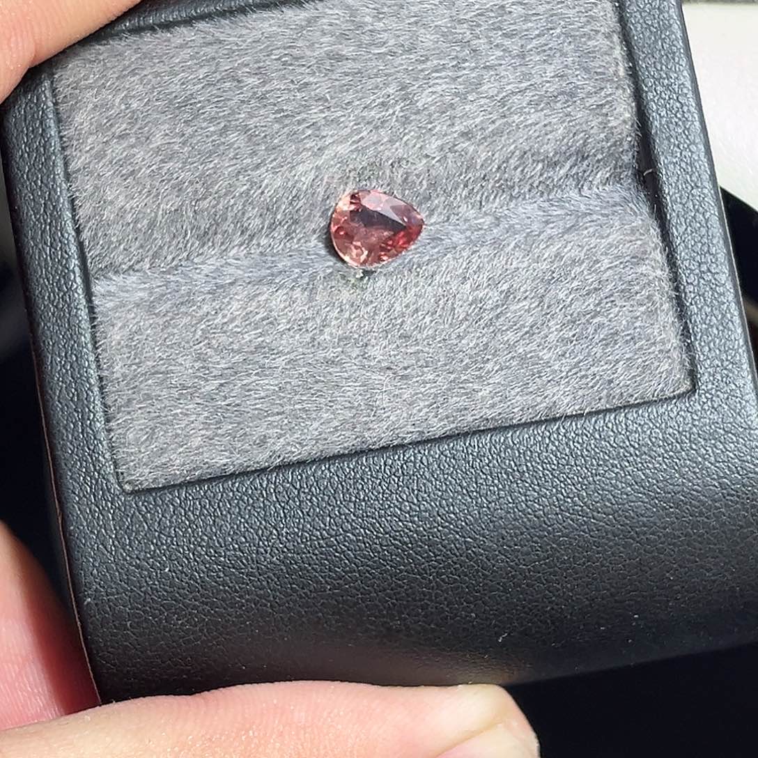 彩色蓝宝石裸石日落色帕帕拉恰