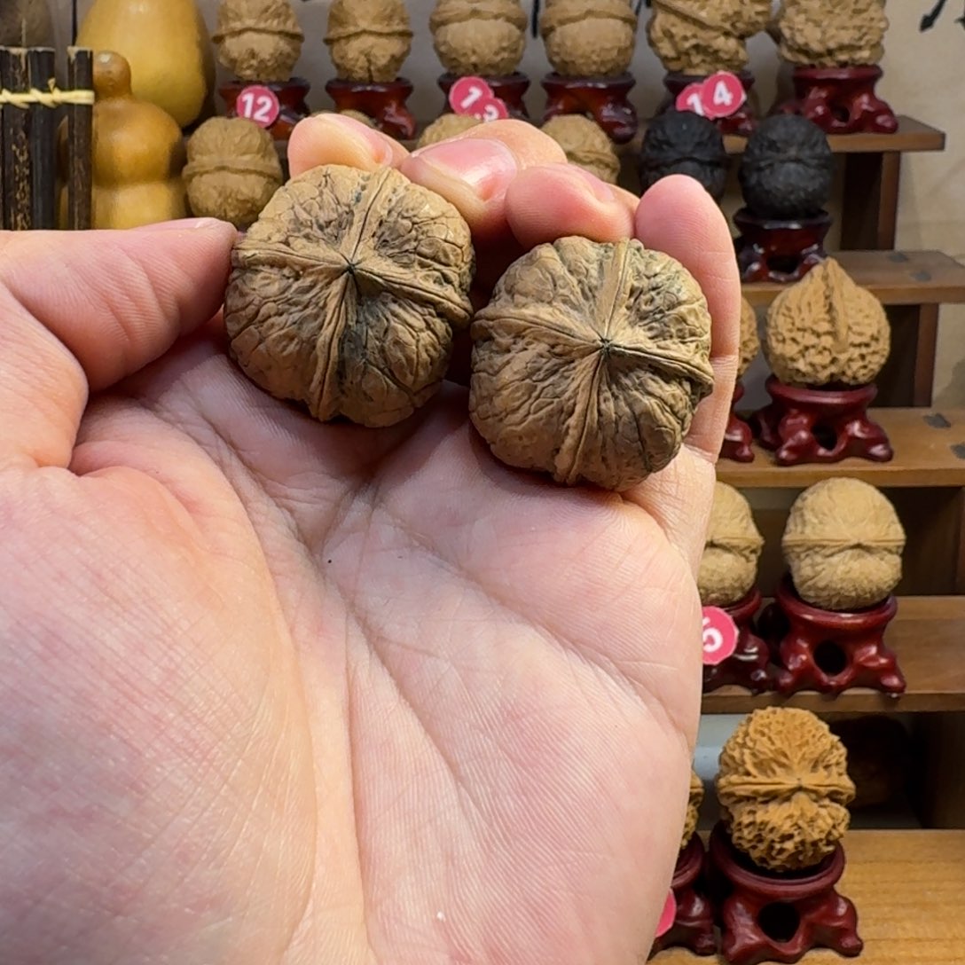 铁核桃把件金蟒炸四