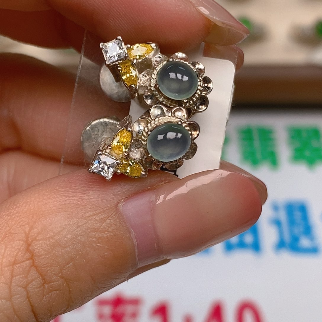 翡翠戒指未镶嵌翡翠