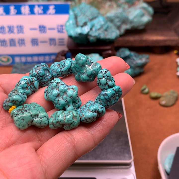 绿松石原矿未镶嵌人****忧