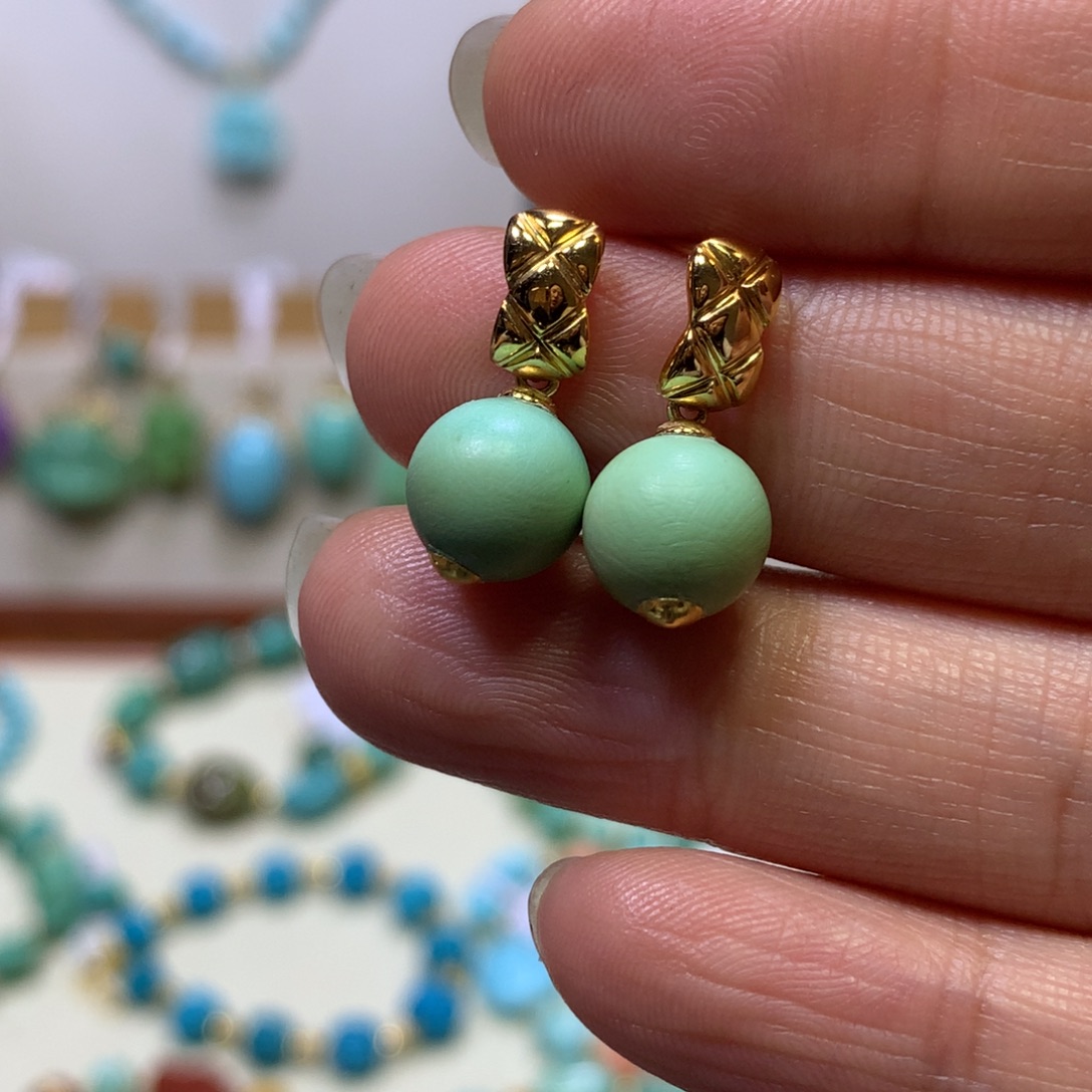 绿松石18K金镶嵌耳饰