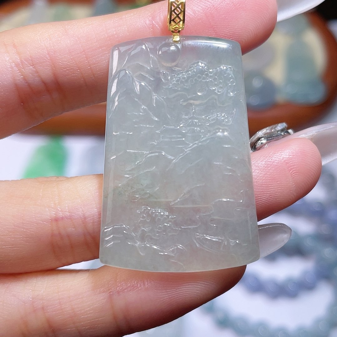 翡翠颈饰18K金镶嵌山水牌