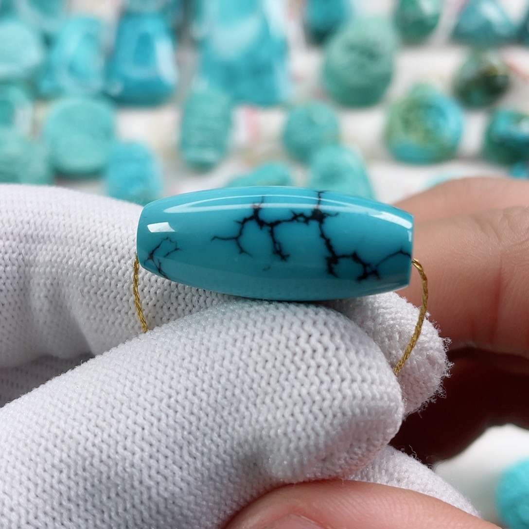 绿松石颈饰未镶嵌