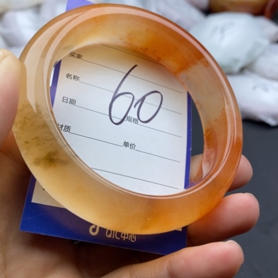 石英质玉未镶嵌手镯