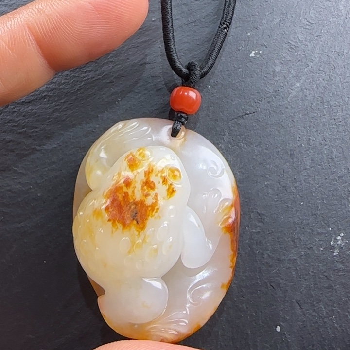 金***云和田玉未镶嵌颈饰