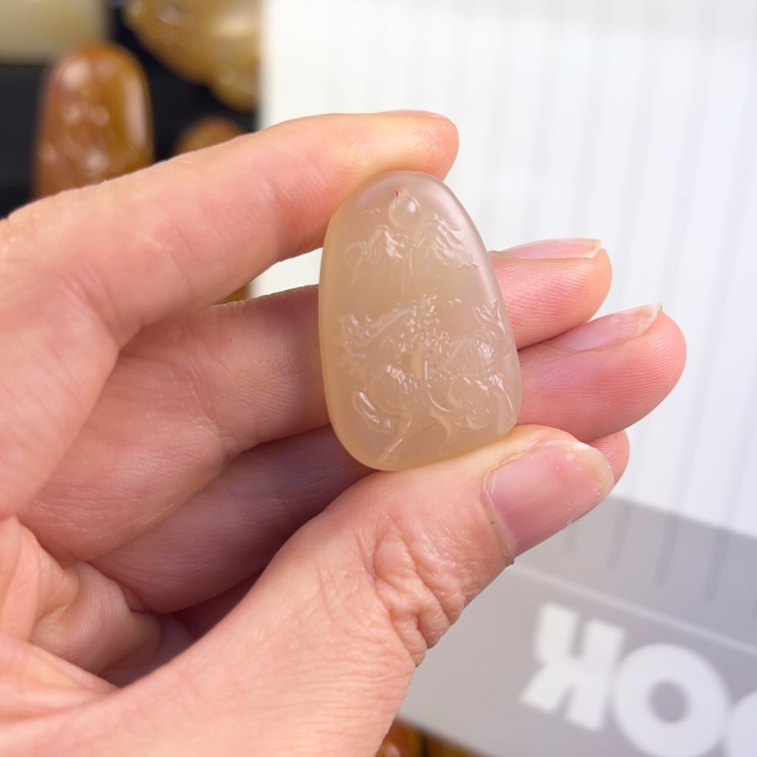 石英质玉黄蜡石挂件未镶嵌黄**道